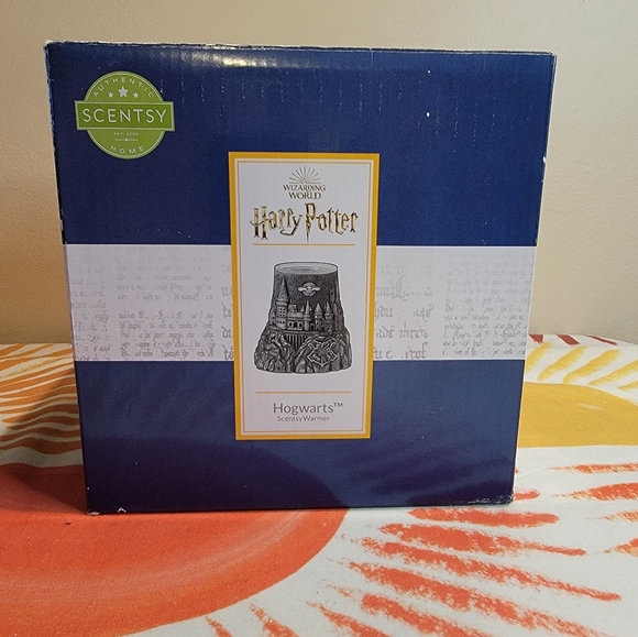 NIB Scentsy Wizarding World Harry Potter Hogwarts Castle Warmer - Picture 2 of 8